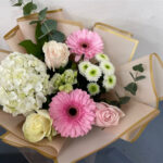 10 Beautiful Anniversary Flower Arrangements That Will Wow Your Partner